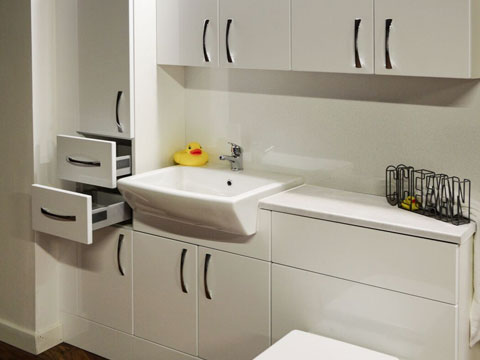 Perla bathrooms
